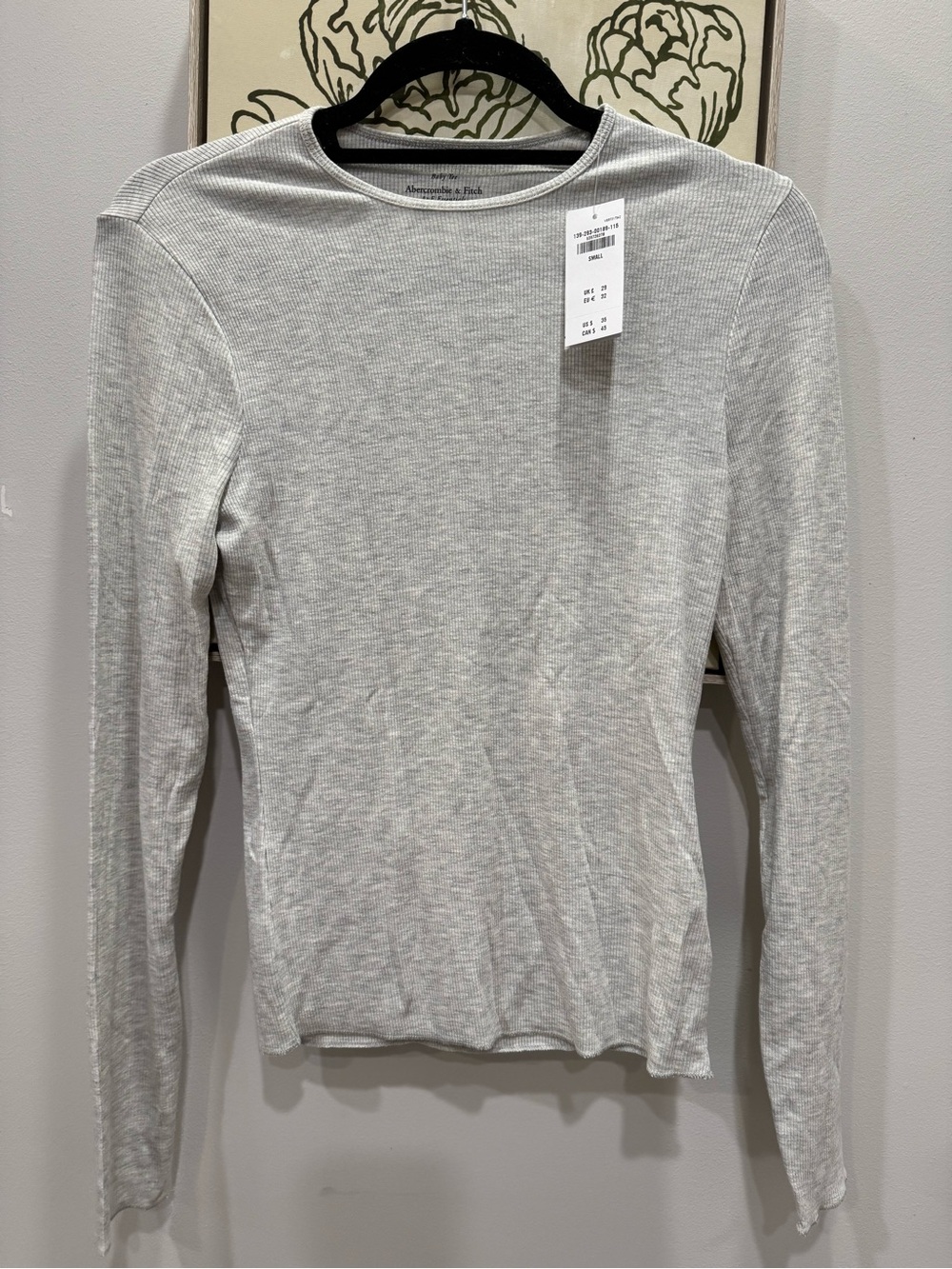 Abercrombie & Fitch Light Gray Ribbed Long-Sleeve Tee Women Small ~ NEW WITH TAG